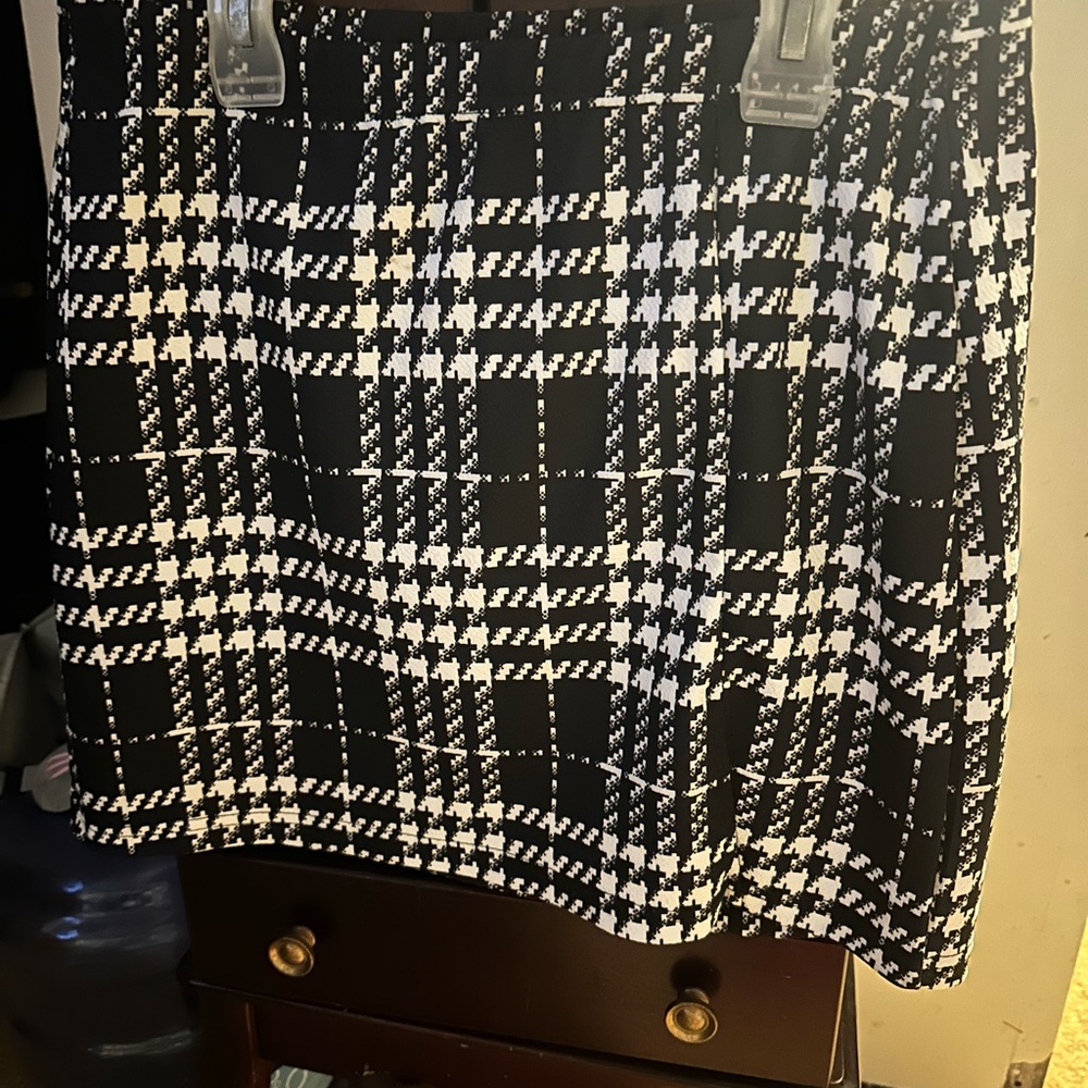 #187 SHEIN Monochrome Checkered Mini Skirt